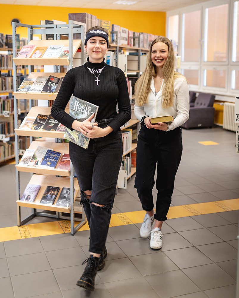 studentky v knihovně